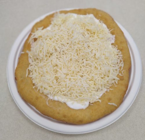 Füstöltsajtos-tejfölös lángos